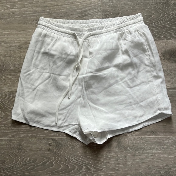 Princess Polly Pants - Princess Polly linen shorts